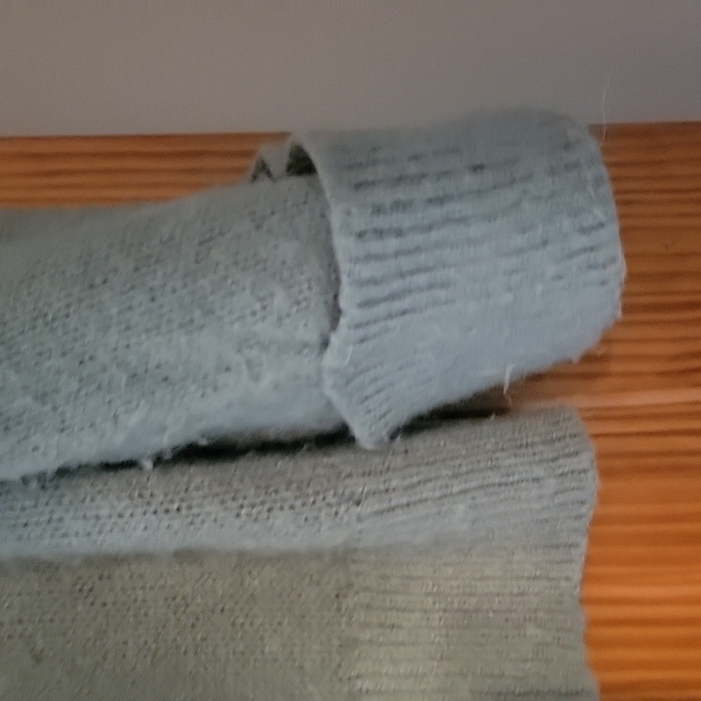 Sweater - Picture 3 of 7